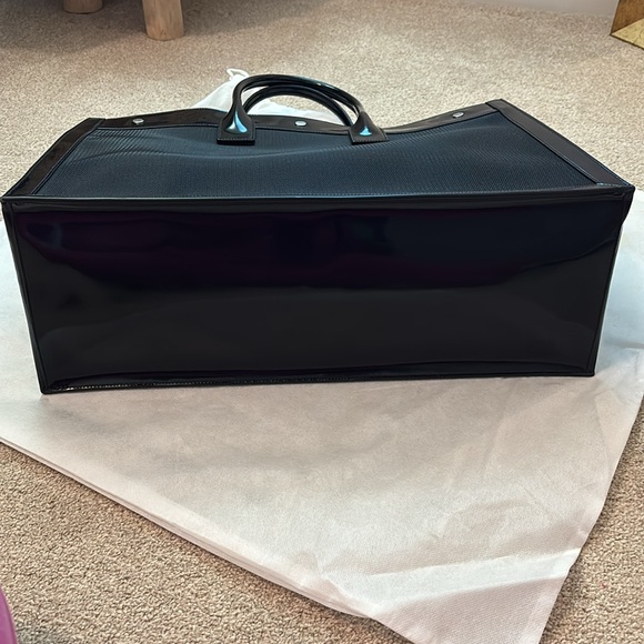 SALE! ❤️ LIKE NEW YSL LARGE RIVE GAUCHE TOTE - Picture 11 of 16